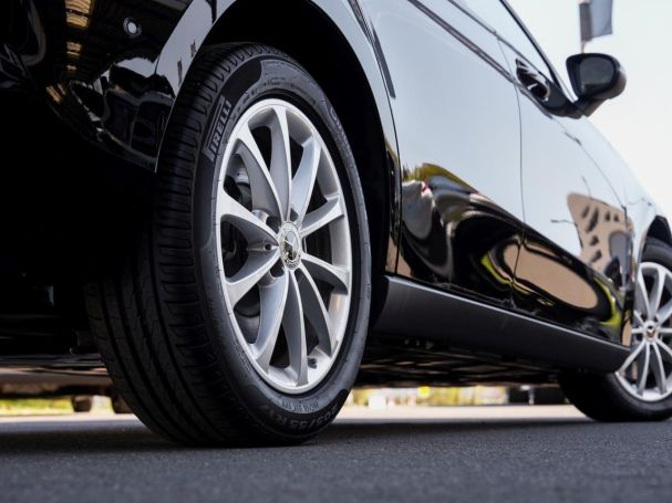 Mercedes-Benz A 250 e  MBUX Navi Klima SHZ SpurhaltePaket