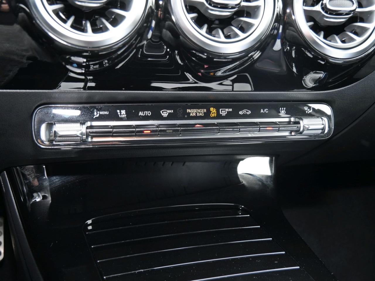 Mercedes-Benz A 250 e  AMG MBUXNavi+ Kamera Public-Charging-P