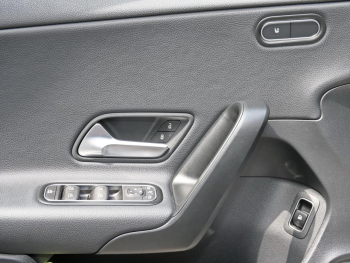 Mercedes-Benz A 250 e MBUX Navi Spurhalte Kamera Sitzheizung