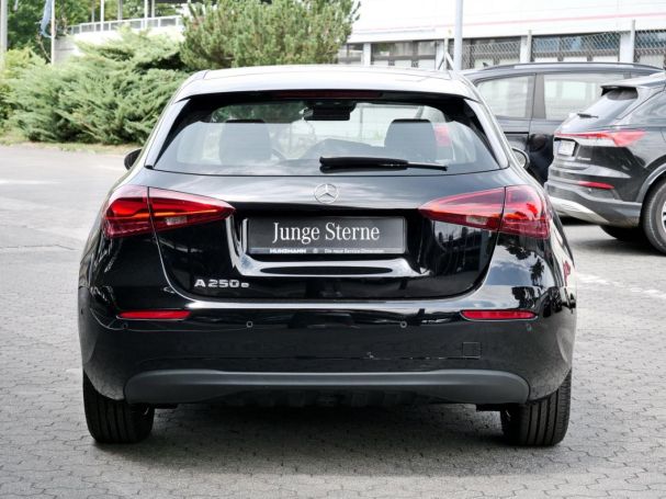 Mercedes-Benz A 250 e MBUX Navi Spurhalte Kamera Sitzheizung