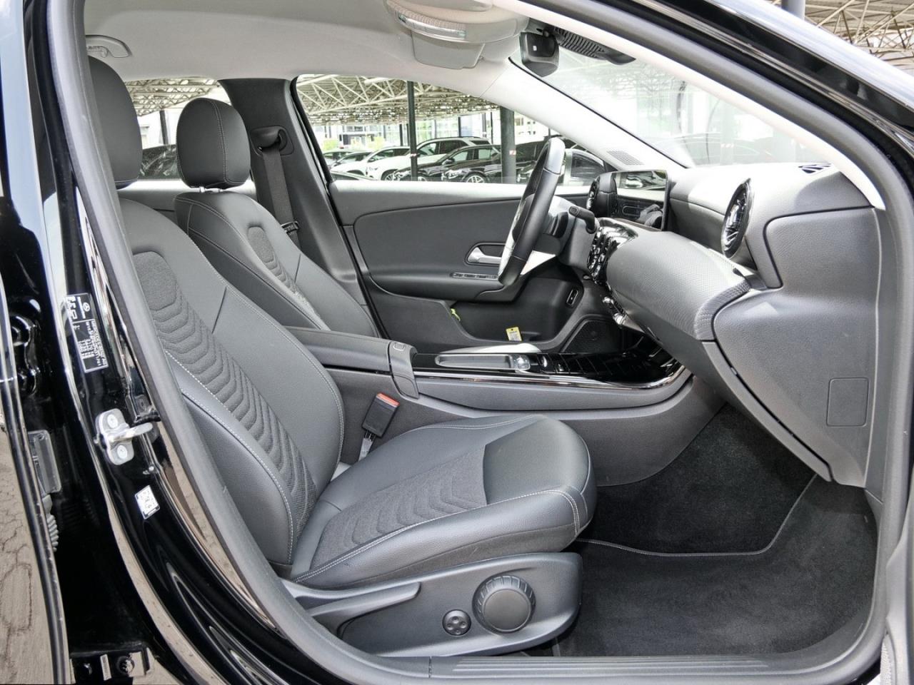 Mercedes-Benz A 250 e MBUX Navi Spurhalte Kamera Sitzheizung