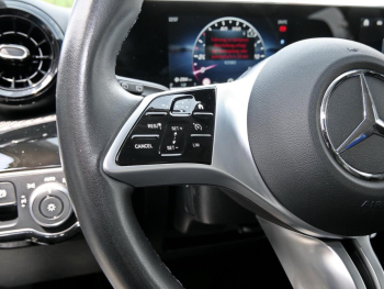 Mercedes-Benz A 250 e MBUX Navi Spurhalte Kamera Sitzheizung