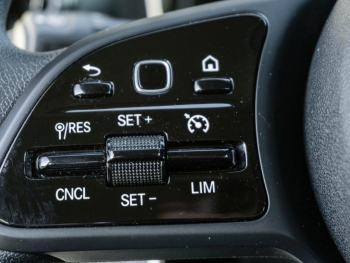 Mercedes-Benz A 250 e  Kamera Parktronic Public-Charging Paket