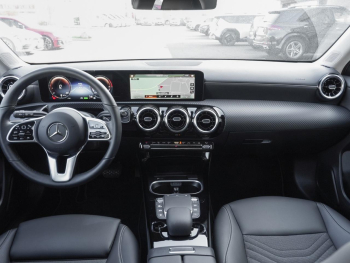 Mercedes-Benz A 250 e  Style Navi Distronic Park-Assistent