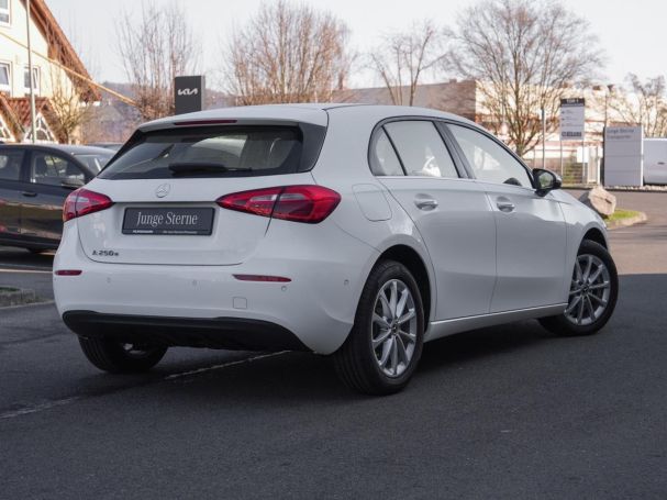 Mercedes-Benz A 250 e  Style Navi Distronic Park-Assistent