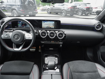 Mercedes-Benz A 250 e  AMG Night Panorama Ambiente Spurhalte