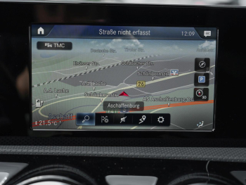 Mercedes-Benz A 250 e  AMG Night Panorama Ambiente Spurhalte