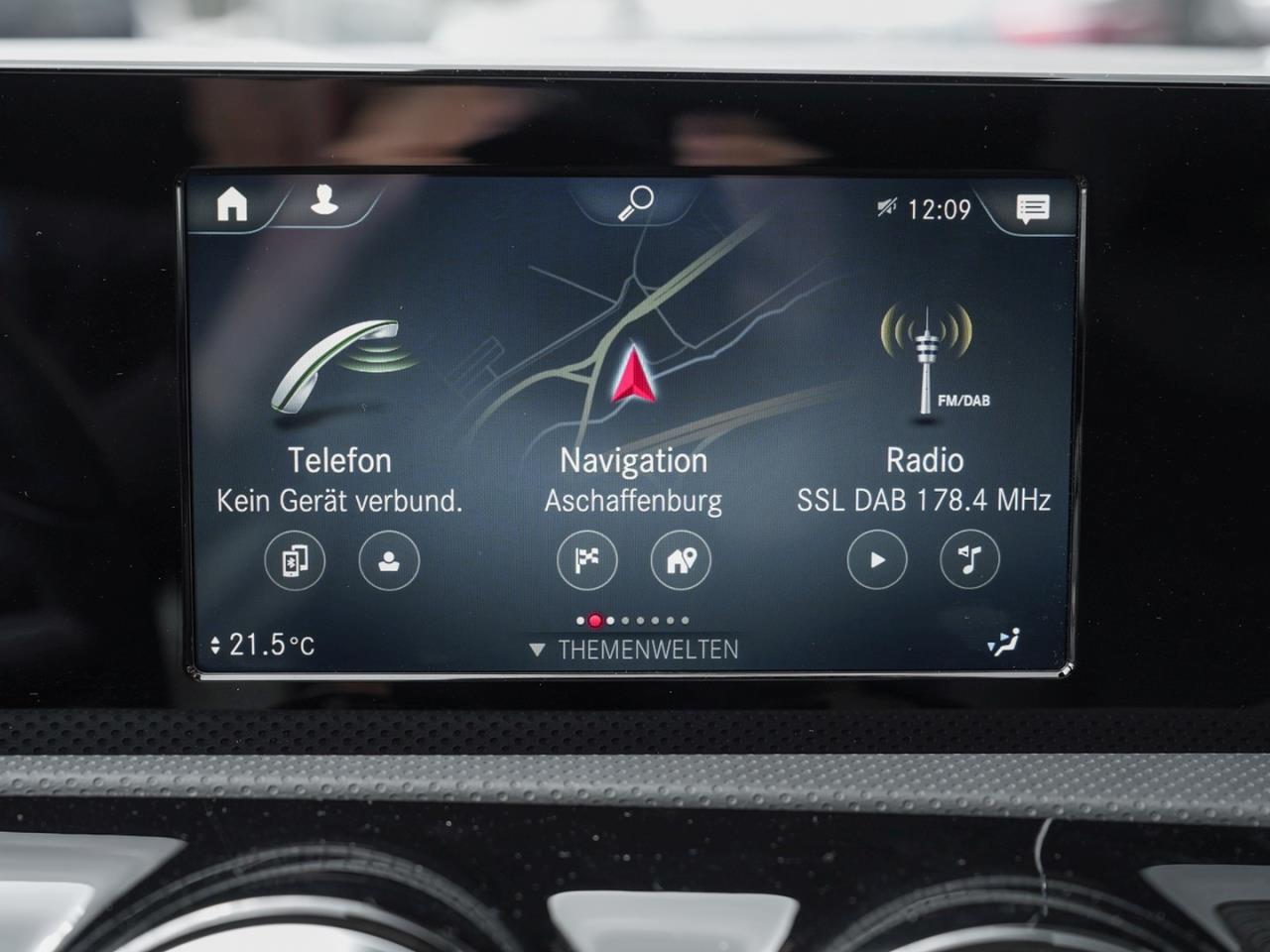 Mercedes-Benz A 250 e  AMG Night Panorama Ambiente Spurhalte