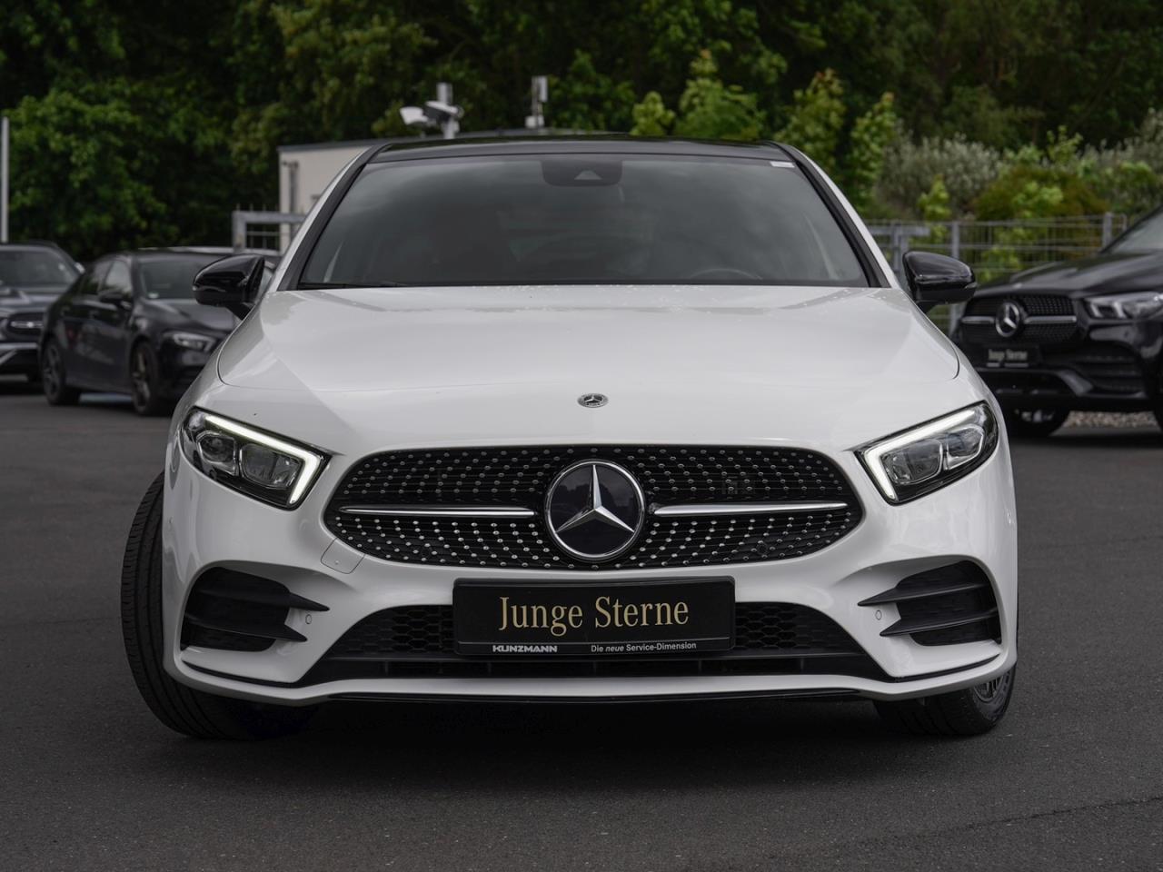 Mercedes-Benz A 250 e  AMG Night Panorama Ambiente Spurhalte