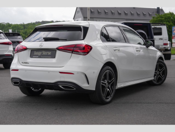 Mercedes-Benz A 250 e  AMG Night Panorama Ambiente Spurhalte