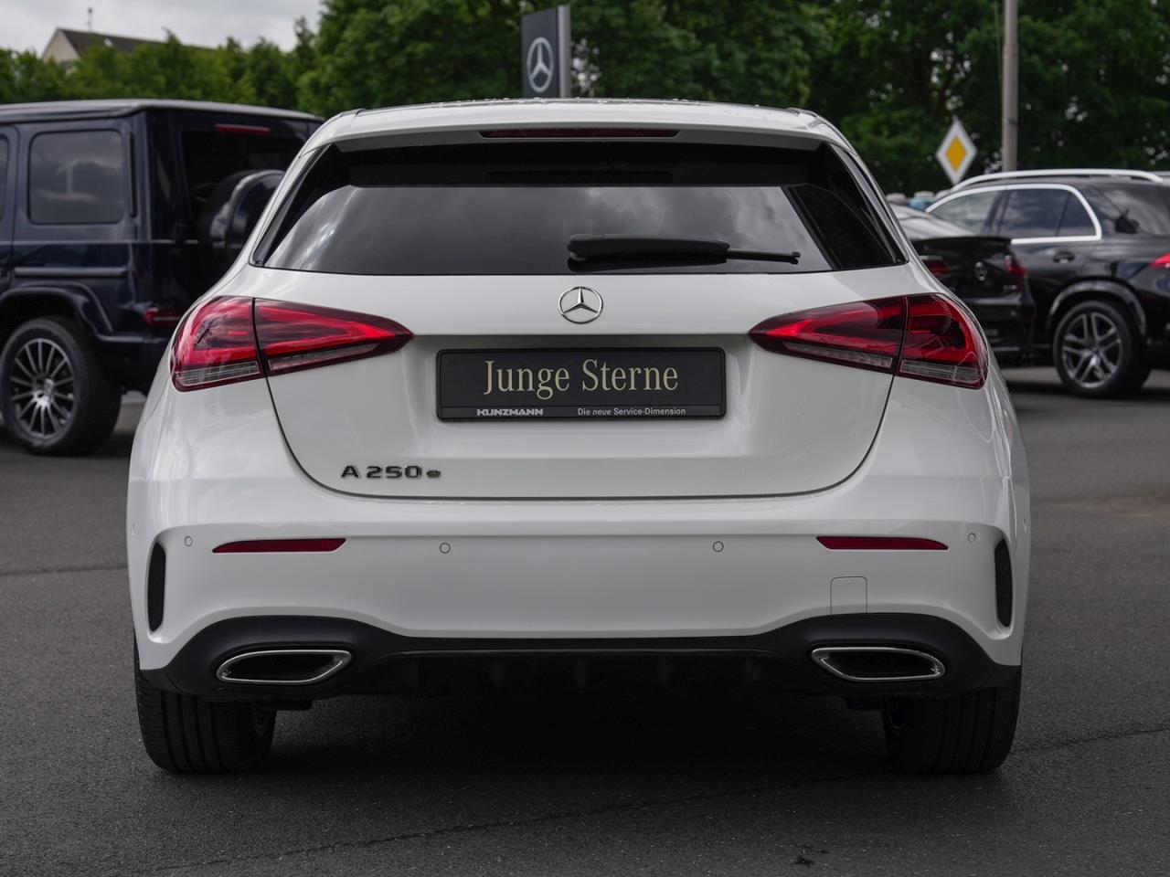 Mercedes-Benz A 250 e  AMG Night Panorama Ambiente Spurhalte