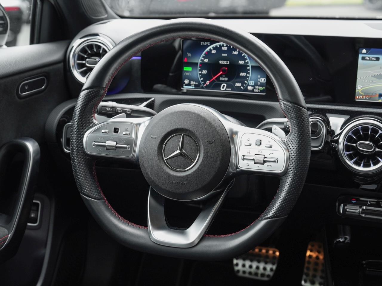 Mercedes-Benz A 250 e  AMG Night Panorama Ambiente Spurhalte
