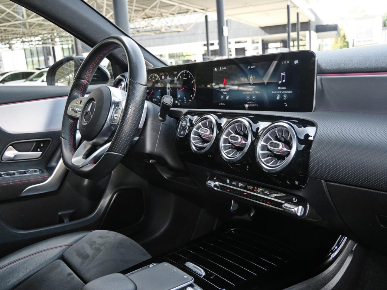 Mercedes-Benz A 250 AMG Night Navi-Prem Panorama Totwinkel