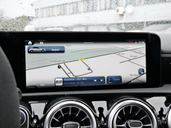 Mercedes-Benz A 35 AMG 4M Distronic Panorama Standhzg HUD AHK