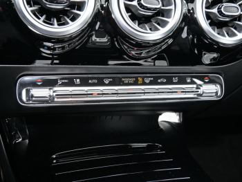 Mercedes-Benz A 35 AMG 4M Distronic Panorama Standhzg HUD AHK