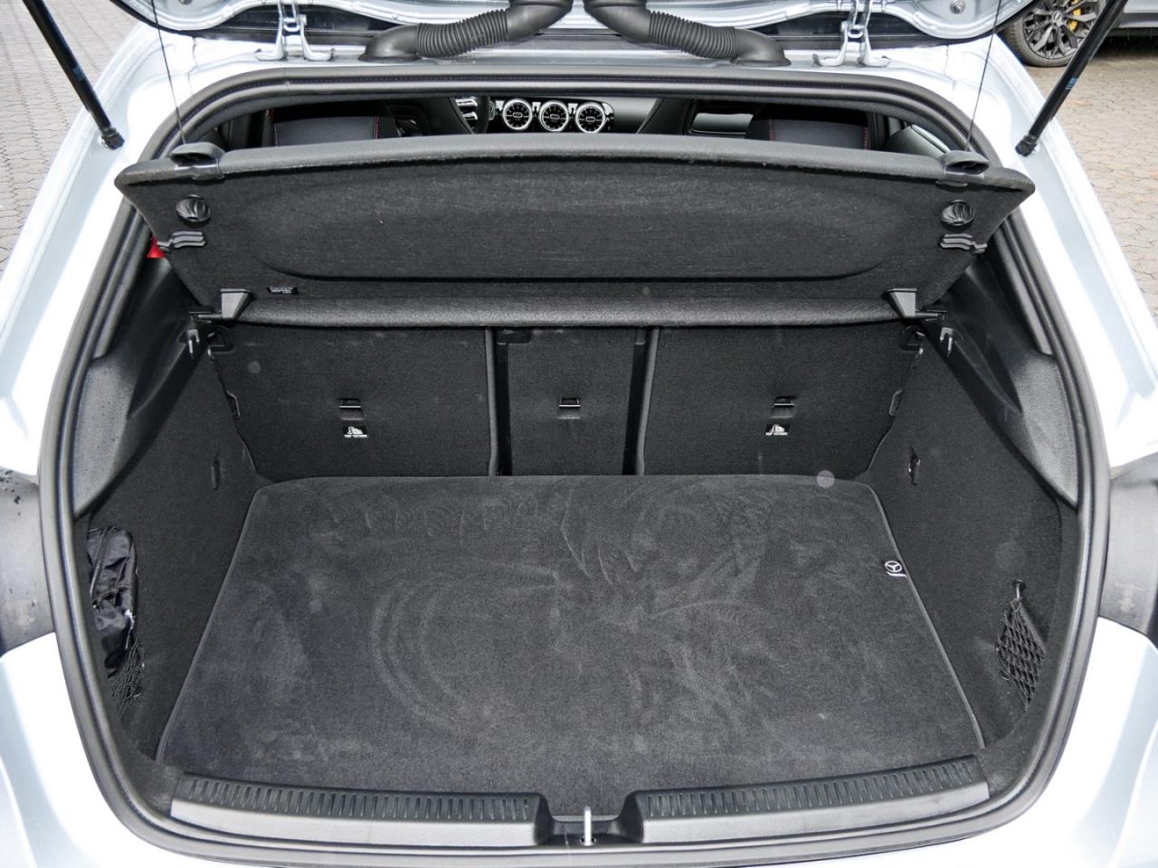 Mercedes-Benz A 35 AMG 4M Distronic Panorama Standhzg HUD AHK