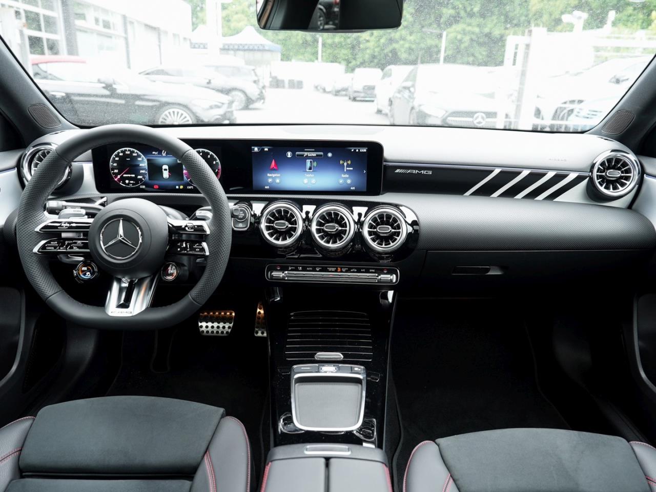 Mercedes-Benz  A 35 AMG 4M Aero-Dynamik Night Panorama 360°