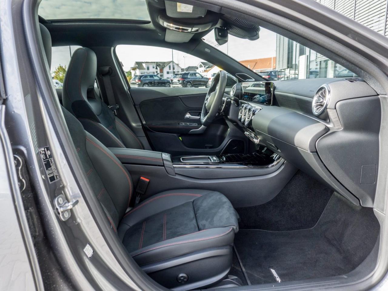 Mercedes-Benz A 45 AMG S 4M+ AMG Night Panorama Head-Up 360°