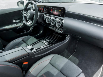Mercedes-Benz A 45 S 4M+ Panorama Burmester HeadUp Memory 360°