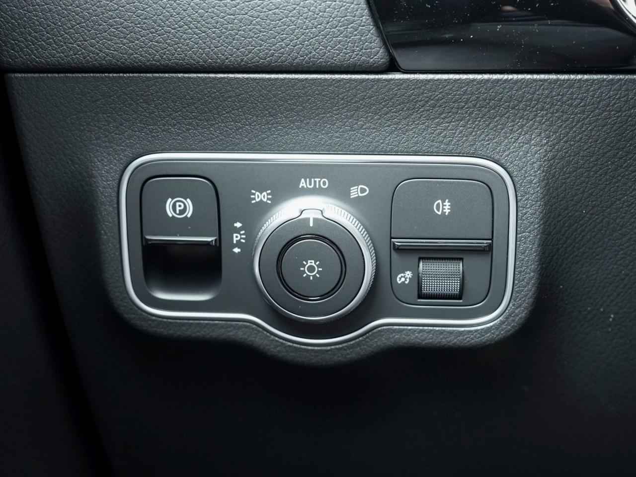 Mercedes-Benz B 180 AMG Night Navi EasyPack AHK 360° Keyless