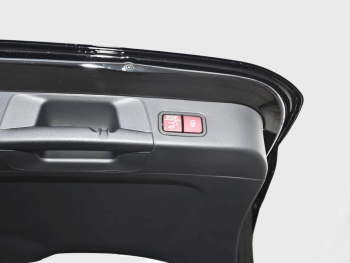 Mercedes-Benz B 180 AMG Night 360° AHK Winter-Paket