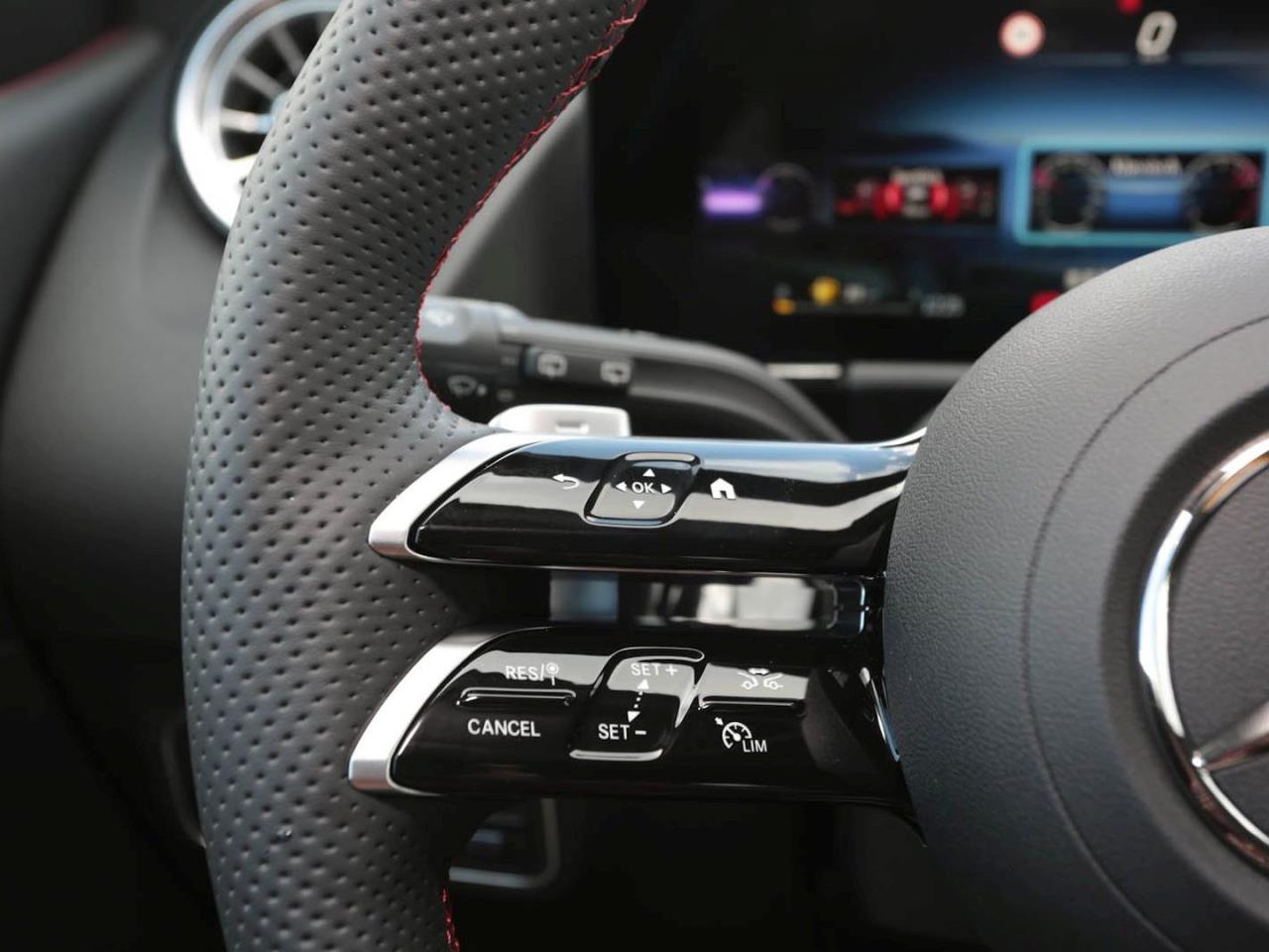 Mercedes-Benz B 180 AMG Night 360° AHK Winter-Paket