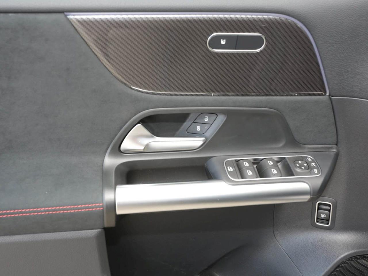 Mercedes-Benz B 180 AMG Night 360° AHK Winter-Paket