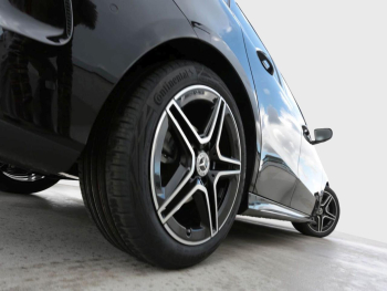 Mercedes-Benz B 180 AMG Night 360° AHK Winter-Paket