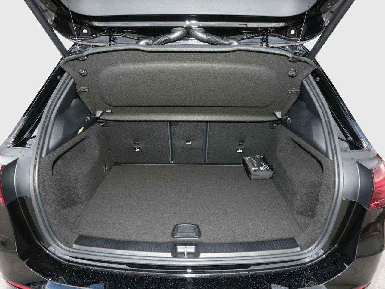 Mercedes-Benz B 180 AMG Night 360° AHK Winter-Paket