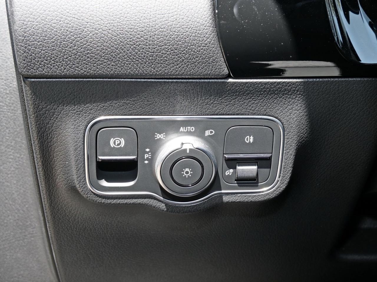 Mercedes-Benz B 180 Progressive Night Distronic Kamera AHK