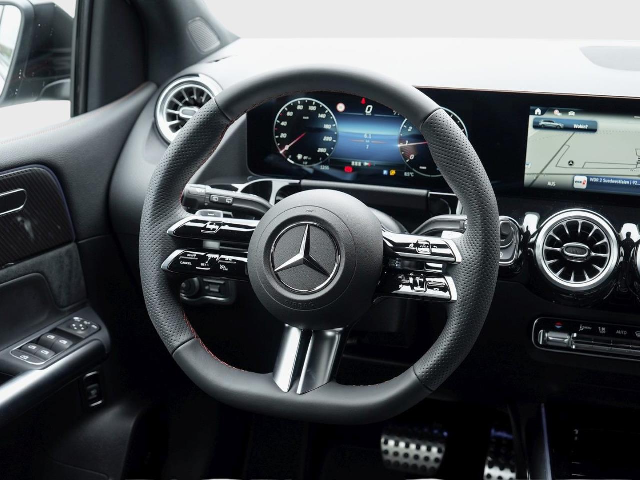 Mercedes-Benz B 180 AMG Night 360° EasyP AHK Totwinkel Sitzhzg
