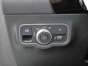 Mercedes-Benz B 200 d AMG Distronic Panorama Keyless 360°