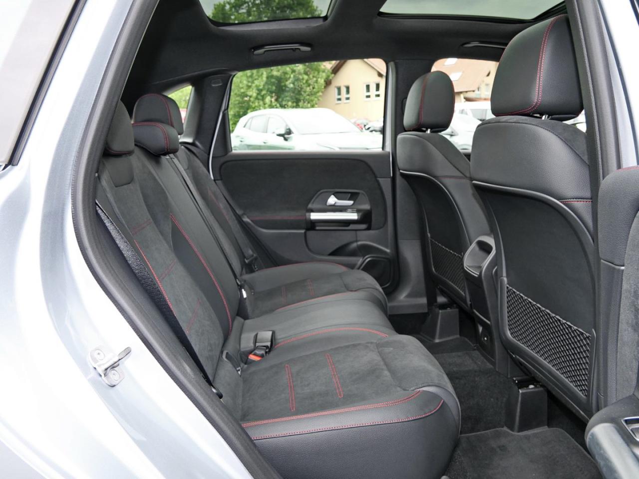 Mercedes-Benz B 200 d AMG Distronic Panorama Keyless 360°