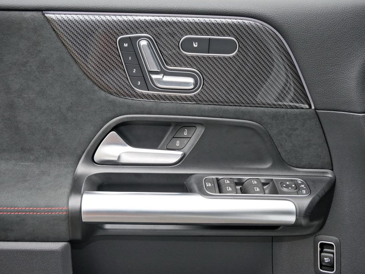 Mercedes-Benz B 200 d AMG Distronic Panorama Keyless 360°