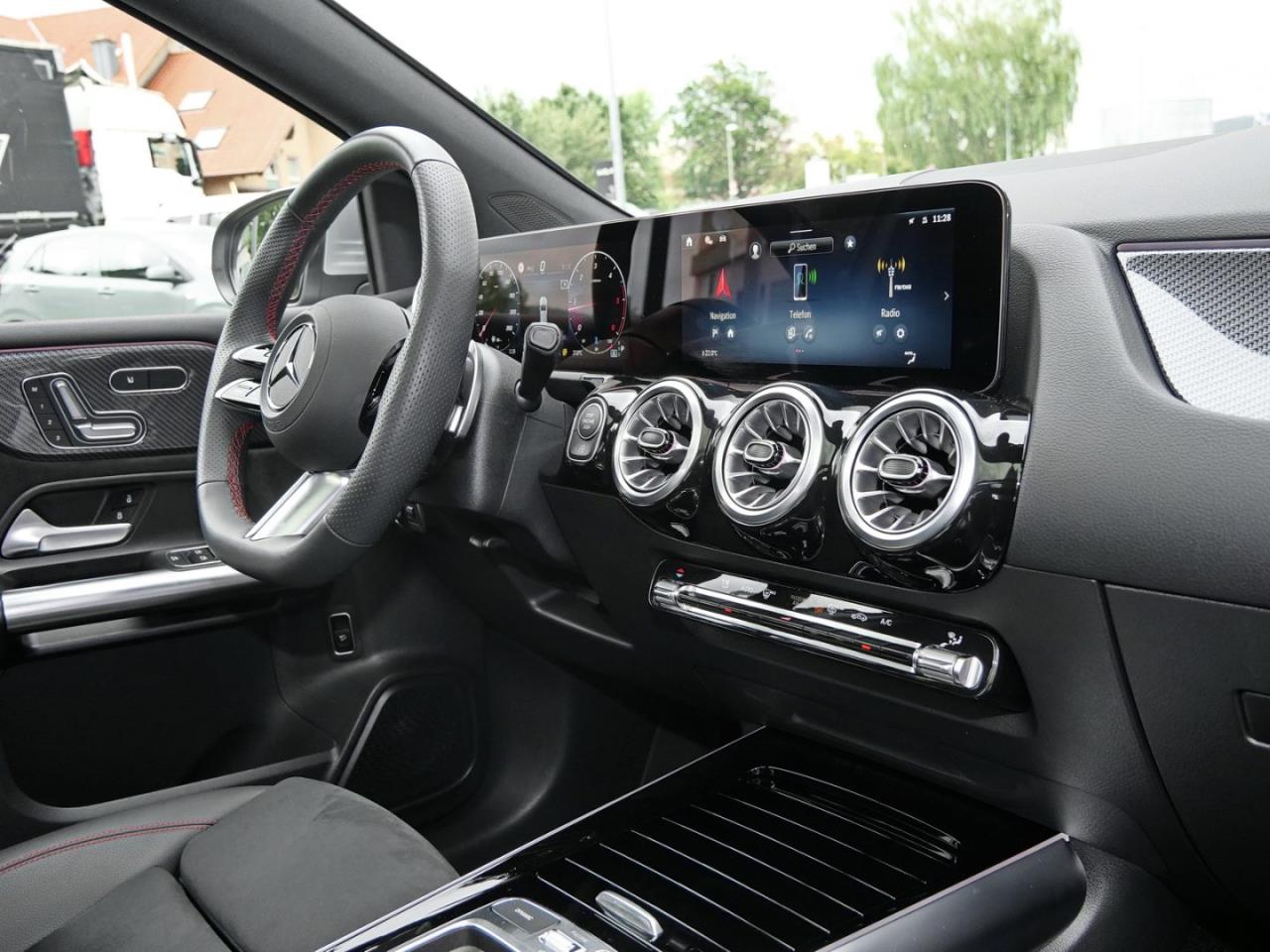 Mercedes-Benz B 200 d AMG Distronic Panorama Keyless 360°