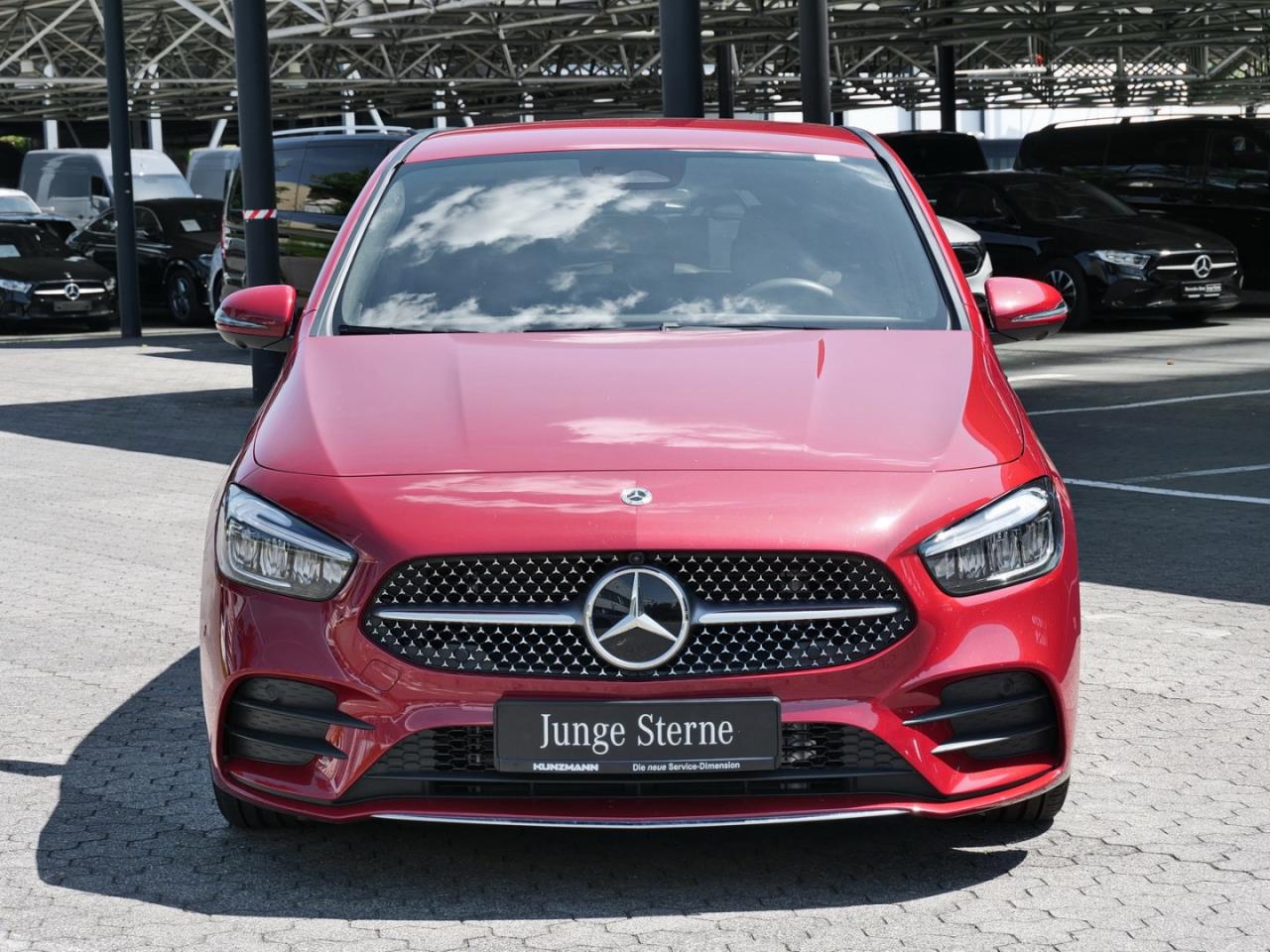 Mercedes-Benz B 200 d AMG Distronic Easy-Pack 360° AHK