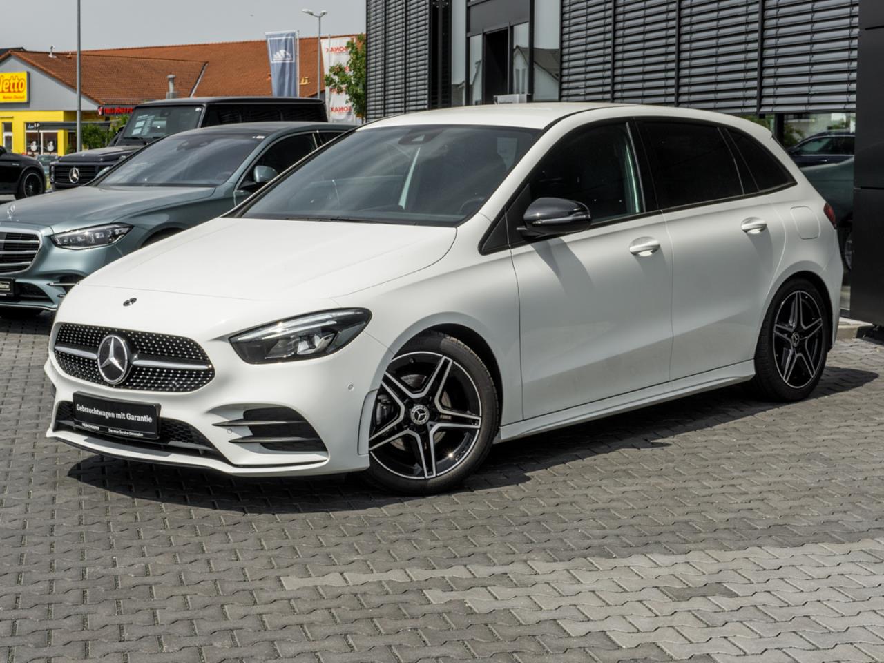 Mercedes-Benz B 200 AMG Night MBUX Navi+ Kamera Easy-Pack