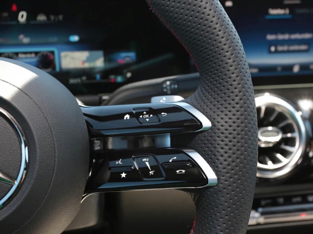 Mercedes-Benz B 220 d AMG Distronic Panorama HeadUp 360° AHK