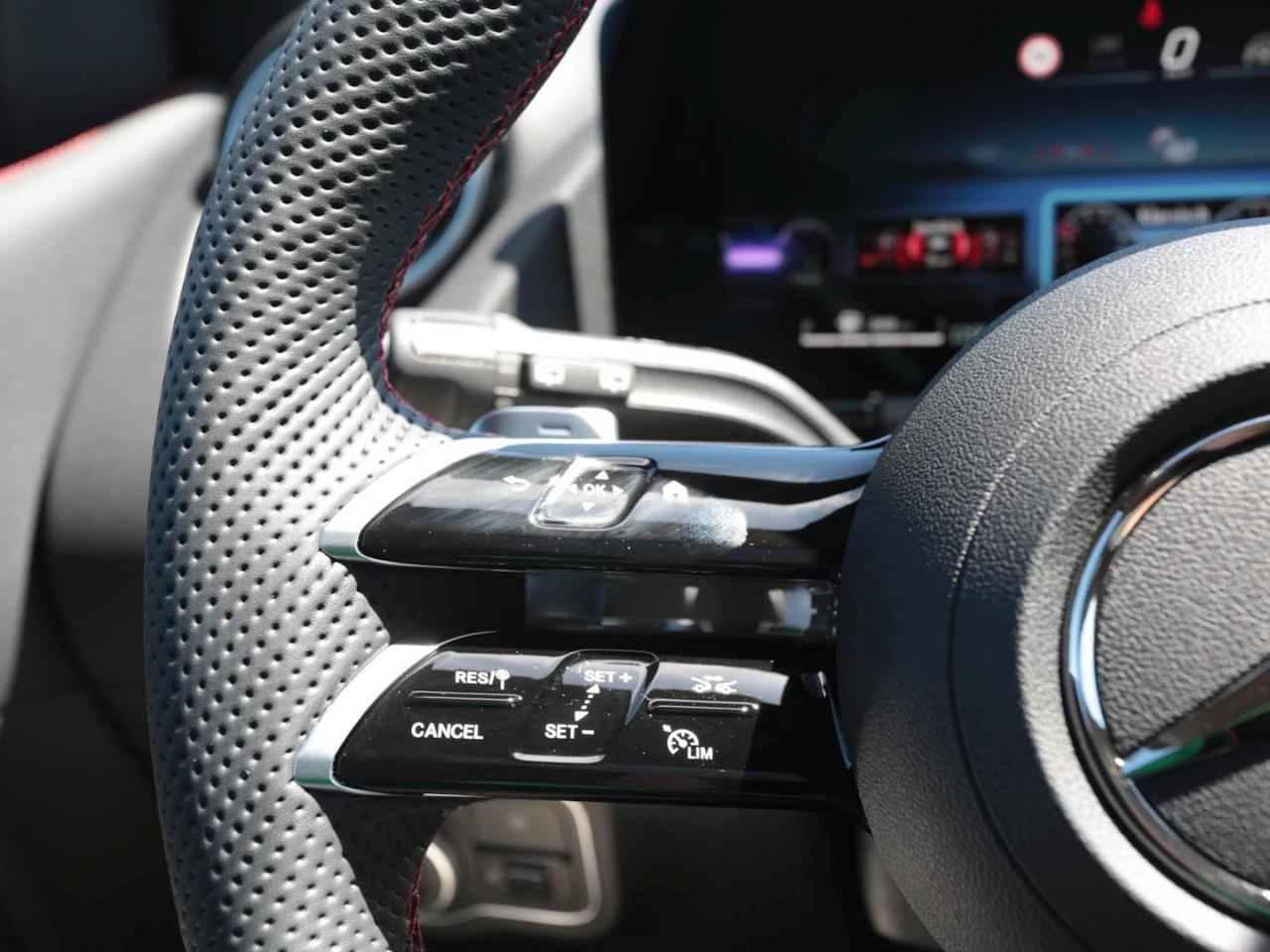 Mercedes-Benz B 220 d AMG Distronic Panorama HeadUp 360° AHK