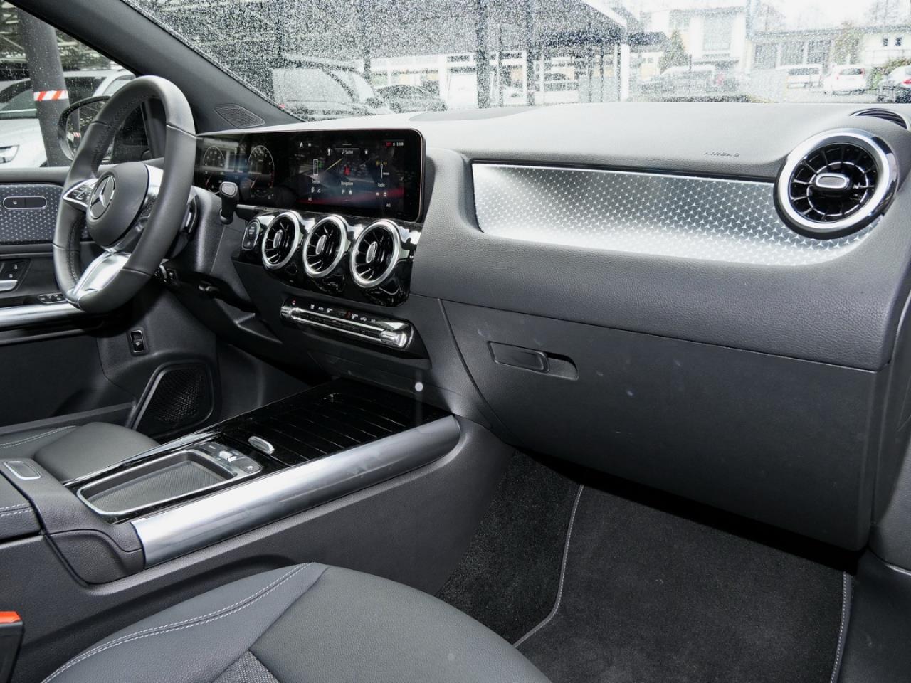 Mercedes-Benz B 250 4M Progressive Night Distronic Panorama