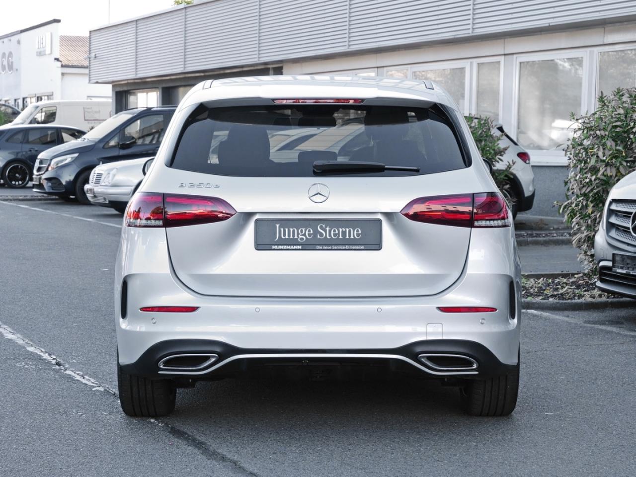 Mercedes-Benz B 250 e AMG Navi Kamera AHK Park-Paket