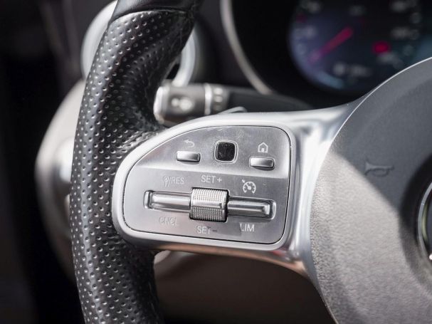 Mercedes-Benz C 300 Cabrio AMG Burmester Kamera Airscarf Navi