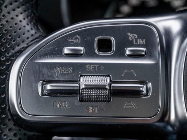 Mercedes-Benz C 200 Coupé AMG Panorama Distronic Kamera