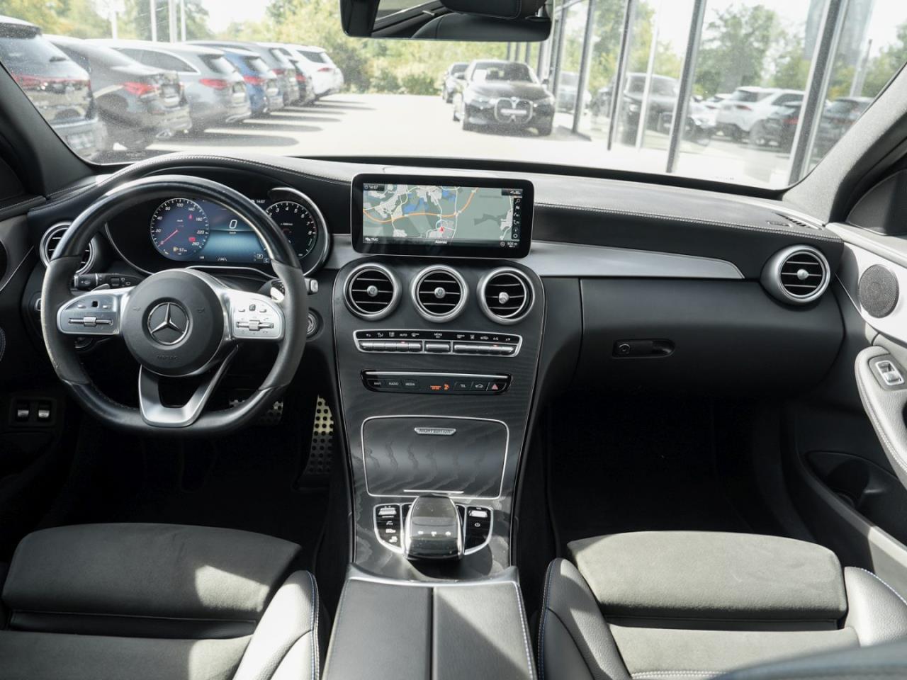 Mercedes-Benz C 300 e T AMG Night Distronic Panorama Kamera