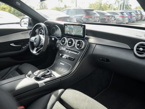 Mercedes-Benz C 300 e T AMG Night Distronic Panorama Kamera