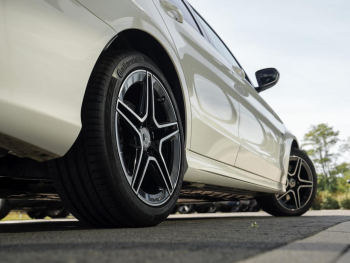 Mercedes-Benz C 300 e T AMG Night Distronic Panorama Kamera