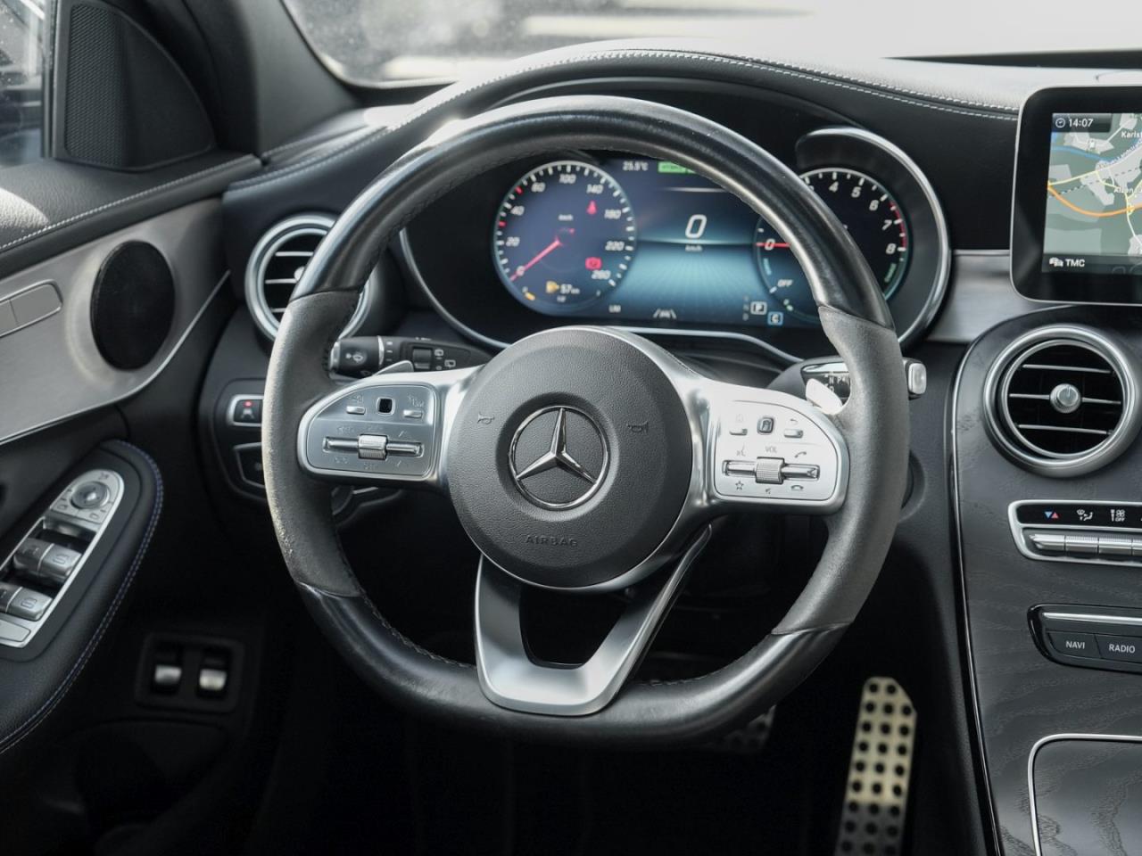 Mercedes-Benz C 300 e T AMG Night Distronic Panorama Kamera