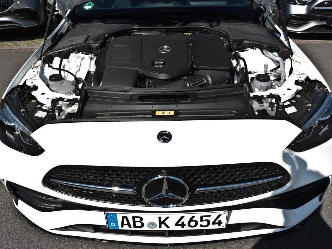 Mercedes-Benz C 180 T-Modell AMG Night Distronic 360° AHK