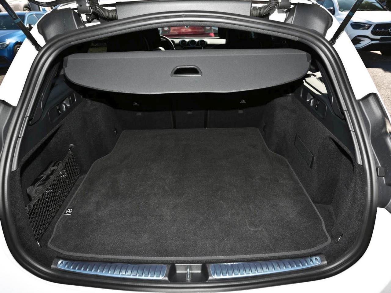 Mercedes-Benz C 180 T-Modell AMG Night Distronic 360° AHK