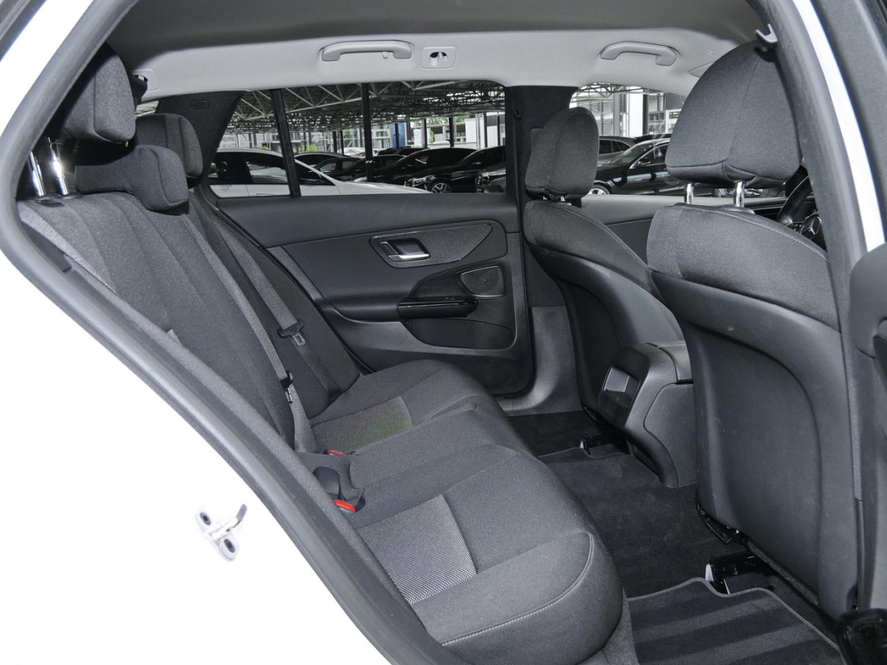 Mercedes-Benz C 200 d T Avantgarde Distronic Kamera Easy-Pack